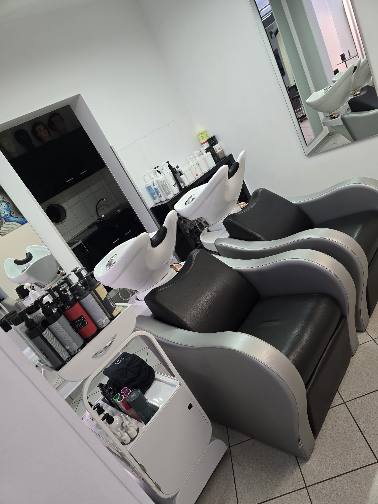 firseurdaulat bedburg kopfwasch stühle vorne